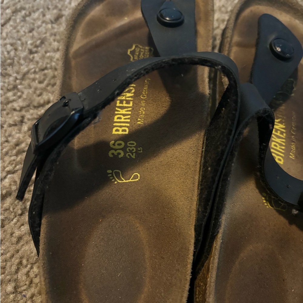 Birkenstock Gizeh Sandals - Picture 5 of 5
